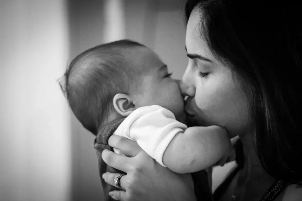 25 Presentes para Mamães de Primeira Viagem Úteis e Lindos